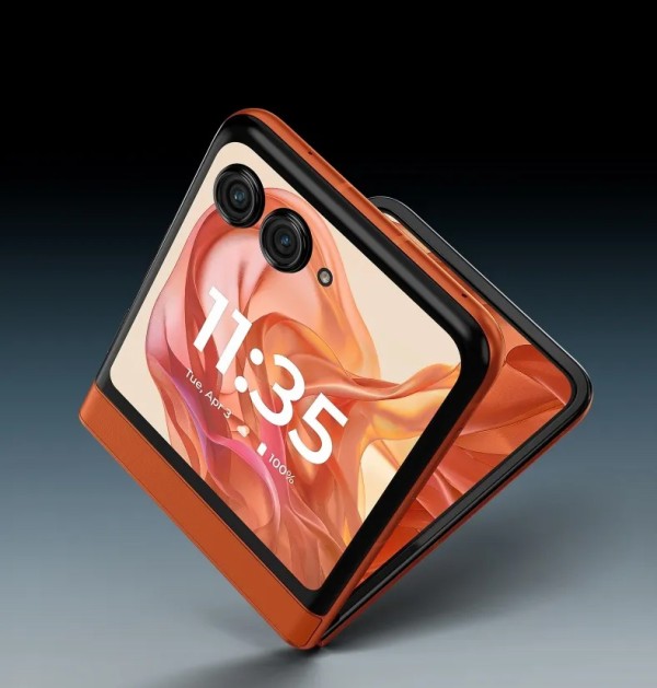 モトローラ、FeliCa対応フォルダブルスマホ「motorola razr 50」を発表