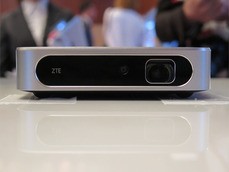 SoftBank モバイルシアター（ZTE製） 1台4役の新デバイス！SoftBank向けのZTE製LTE対応Android搭載多