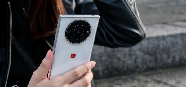 ソフトバンク、Leica監修の5G対応ハイエンドスマホ「Leitz Phone