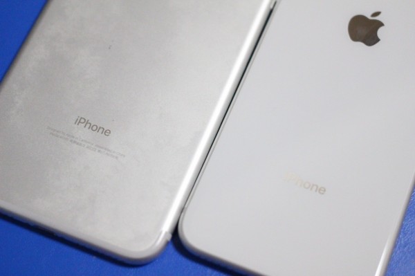 アップルの新スマホ「iPhone 8」のSIMフリー版を購入したので
