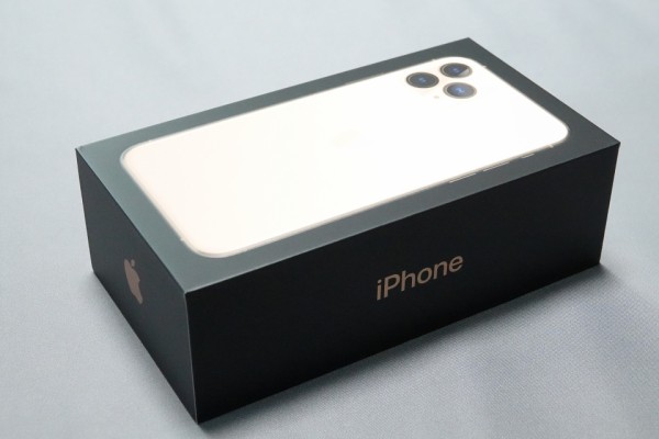 iPhone11Pro 本体 箱あり iPhone 11 Proを開封レビュー！背面の3眼カメラ周りやマットガラスの