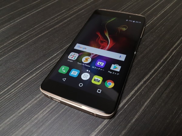 SIMフリースマホ「alcatel IDOL 4」を一足早く開封して外観などを