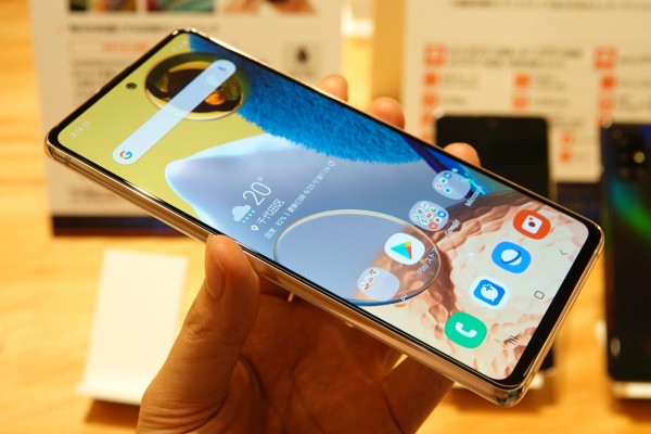 KDDI、au向け5Gスマホ「Galaxy A51 5G SCG07」を11月7日に発売