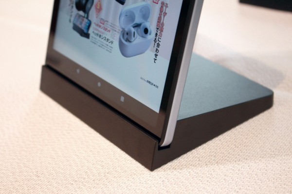 NTTドコモ、5G対応8.4インチタブレット「dtab Compact d-52C」に