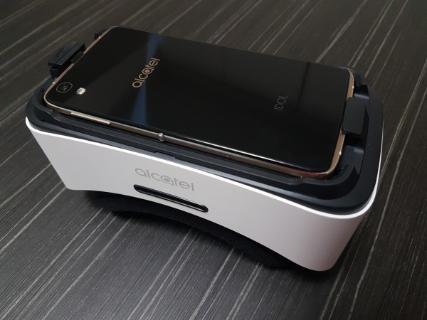 SIMフリースマホ「alcatel IDOL 4」を一足早く開封して外観など
