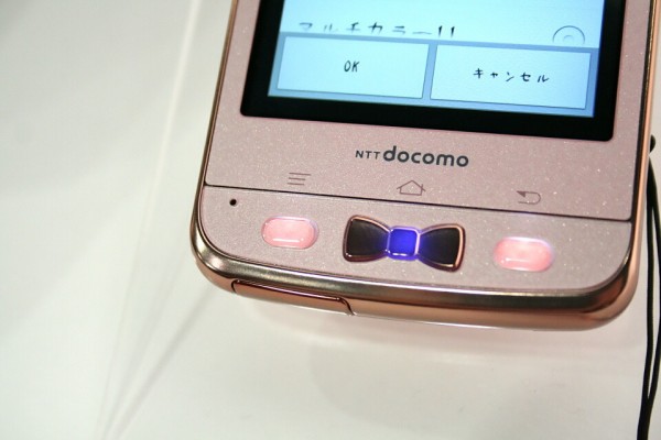 docomo ポップティーンF-03DGirls ガチピンク　新品未使用 ドコモ、『Popteen』とコラボした女子向けスマートフォン「F-03D