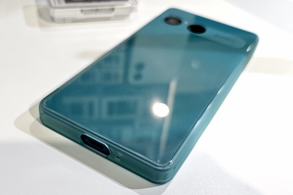 ソニーの新スタンダードスマホ「Xperia 10 VII」を写真と動画で紹介