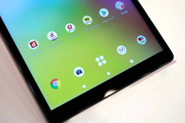 NTTドコモの8インチタブレット「dtab Compact d-42A」を写真と