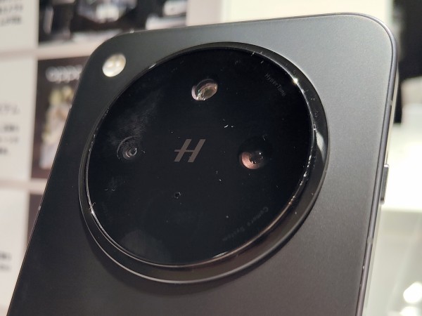 ハッセルブラッドカメラ搭載の新フラッグシップスマホ「OPPO Find X8