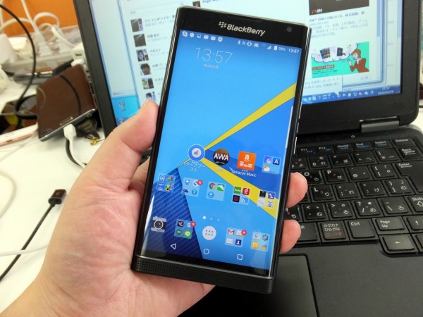 BlackBerry PRIV　スライド式キーボードスマホ　ブラックベリー Android OSで生まれ変わった「BlackBerry Priv」--スライド式