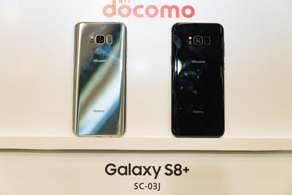 ドコモ史上最大となる6.2インチ縦長ディスプレイを搭載！横幅も抑えて