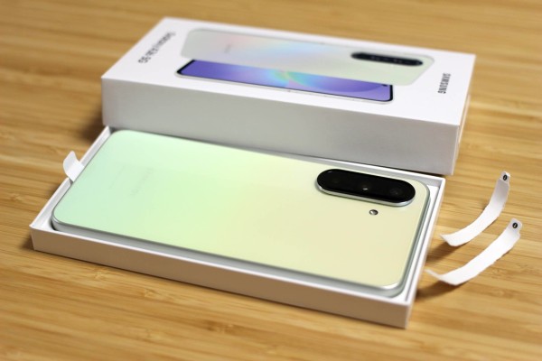 新スタンダードスマホ「Galaxy A36 5G」を写真や動画で紹介！メーカー