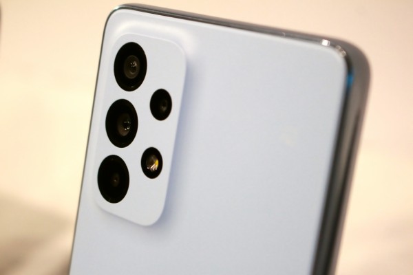 ホワイト スマートフォン 3カメラGalaxyA53 Amazon | SIMフリー docomo Galaxy A53 5G SC-53C オーサム