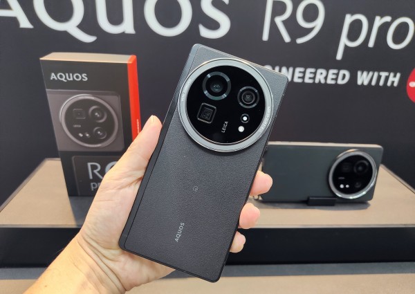 AQUOS R9 pro SH-M30 ブラック sh-m30-b-bset.jpg