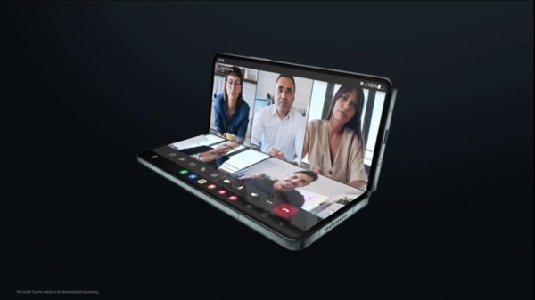 Samsung、新フォルダブルスマホ「Galaxy Z Fold4」を発表！Snapdragon