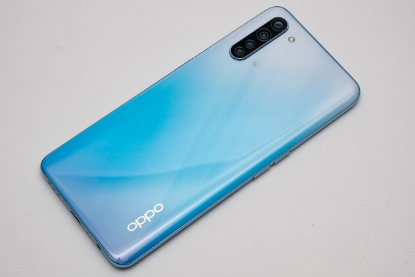 ワイモバイル向けスタンダードスマホ「OPPO Reno3 A」が8月20日に発売