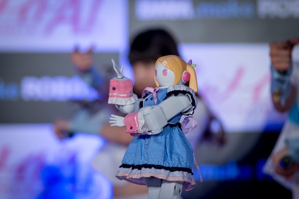 ロボットとアイドリング!!!らと夢のコラボが実現！Androidで