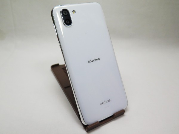 AQUOS スマートフォン ブラック デュアルカメラ美品 個性的なデュアルカメラ搭載の最新フラッグシップスマホ「AQUOS R2」の