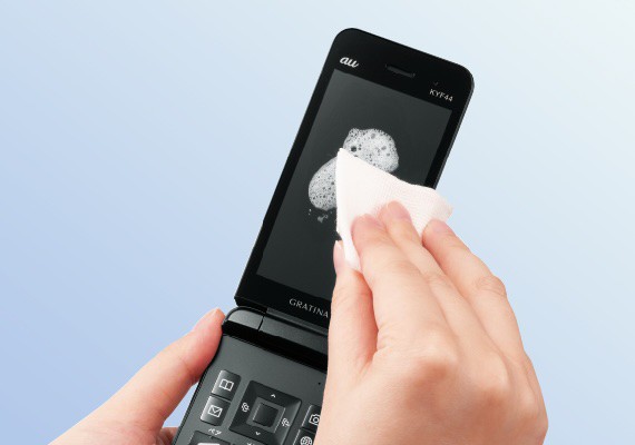 KDDI、法人向け折りたたみ型フィーチャーフォン「GRATINA KYF44