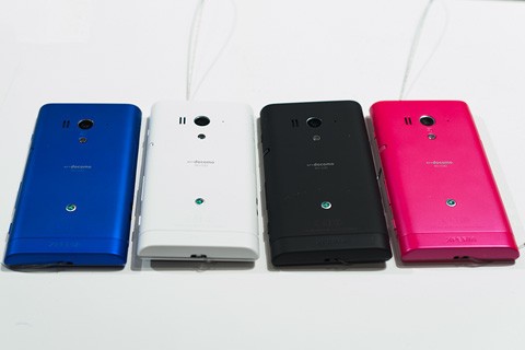 Xperia acroがHD液晶とデュアルコアになって登場！防水にも対応した