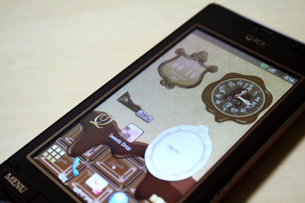 Q-pot Phone SH-04D チョコレート スマホ Q-pot. NTTドコモの板チョコ