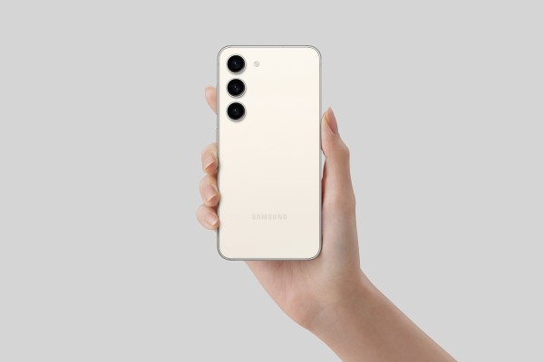 KDDI、au向け5G対応フラッグシップスマホ「Galaxy S23 SCG19」の機種