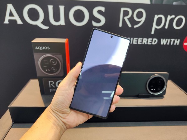 シャープ、フラッグシップスマホ「AQUOS R9 pro」のメーカー版「SH-M30