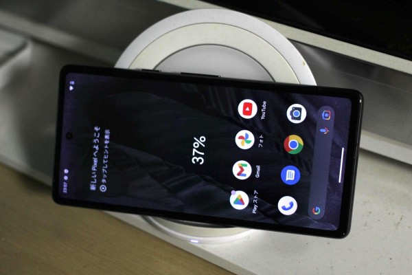 Googleの新スマホ「Pixel 7a」を外観や同梱品、基本機能を写真や
