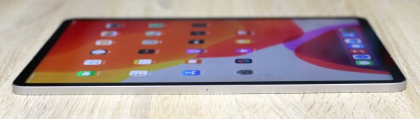 AppleのM1チップ＆ミニLED搭載の高性能タブレット「12.9インチiPad Pro