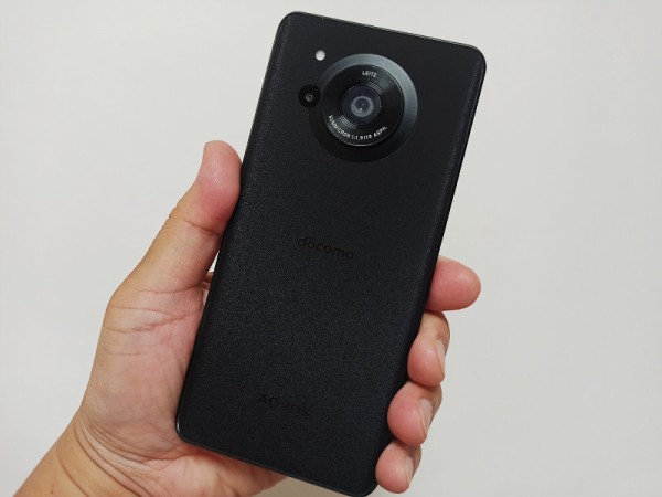 強力なLeicaカメラ搭載の最新フラグシップスマホ「AQUOS R7」を実際に