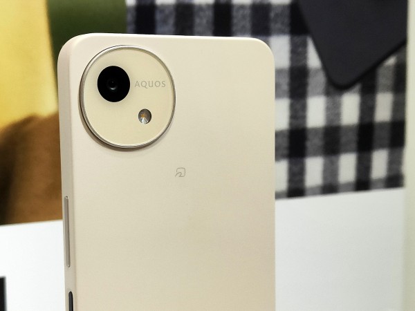 シャープ、5G対応エントリースマホ「AQUOS wish4」のメーカー版