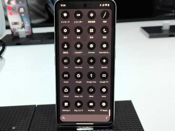 Nothingの新フラッグシップスマホ「Phone (3)」を写真と動画で紹介