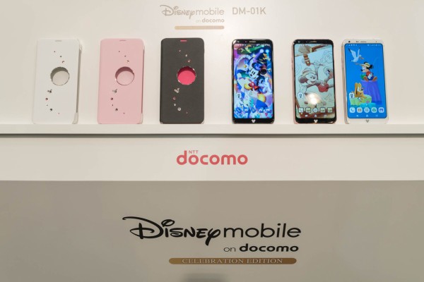 NTTドコモ、ディズニースマホ「Disney Mobile on docomo DM-01K」を1月