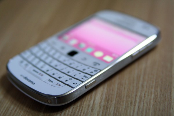 女子力が半端ない！大人カワイイ「BlackBerry Bold 9900」の新色