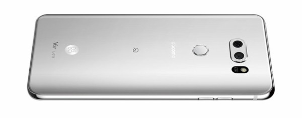 NTTドコモ、最新プレミアムスマホ「V30+ L-01K」を発表