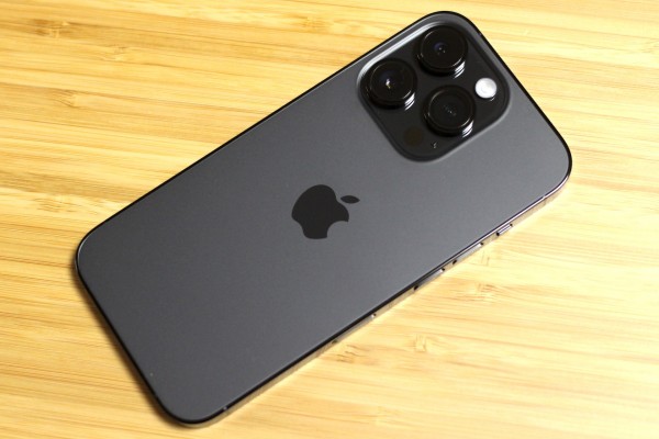 新開発SoCのA16や新機能のDynamic Islandを搭載した新スマホ「iPhone