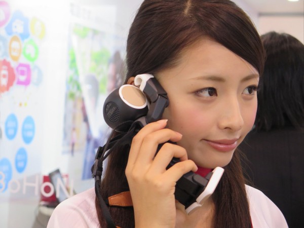 ロボホン SR-01M-W 今週中まで☆ シャープ RoBoHoN SR-01M-W SIMフリー 価格比較 - 価格.com