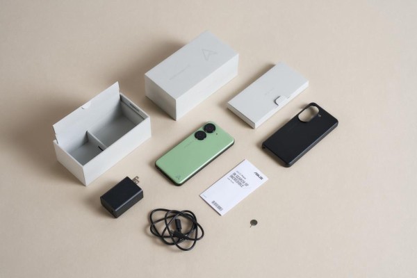 エイスースの最新フラッグシップスマホ「Zenfone 10」が日本でも発売へ