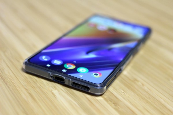 フラッグシップ級なのに6万4800円からと価格を抑えた5Gスマホ