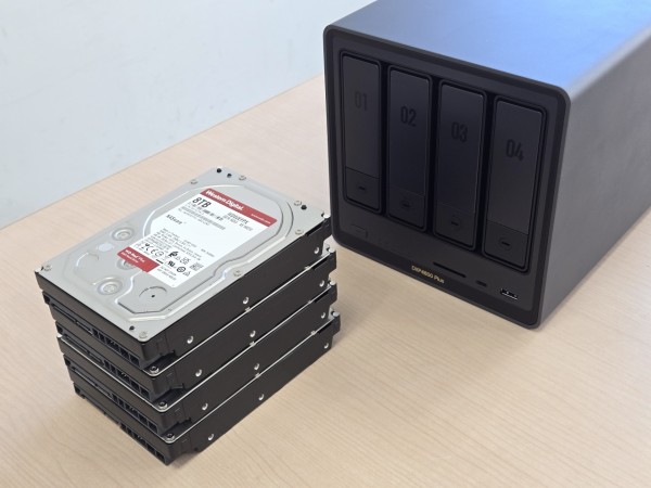 外付けハードディスク・ドライブ UGREEN NASync DXP 4800 Plus UGREEN