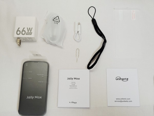 シリーズ新作は5G対応で5インチのワンハンドサイズに！小型