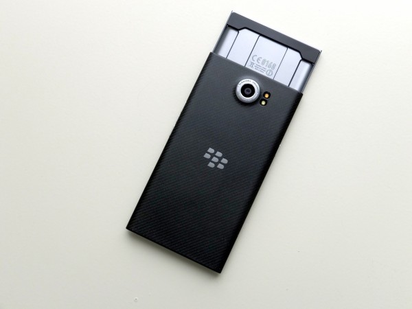 BlackBerry PRIV　スライド式キーボードスマホ　ブラックベリー スライド式キーボード搭載スマホ「BlackBerry PRIV」の国内版が