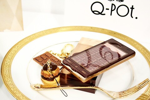 Q-pot Phone SH-04D チョコレート　ドコモ ドコモ、50000台限定の「Q-pot.Phone SH-04D」を14日に発売