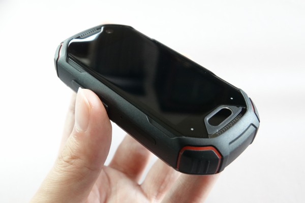 Unihertz Atom 最小Android simフリースマホ Unihertz Atom - 2.45-Inch Screen Smallest Rugged Smartphone
