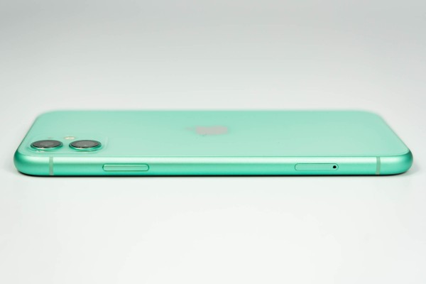 iPhone 11を開封レビュー！2019年の「新スタンダード」を徹底チェック