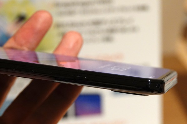 au向け5G対応スマホ「ZTE a1 ZTG01」を写真で紹介！本体価格5万9980円