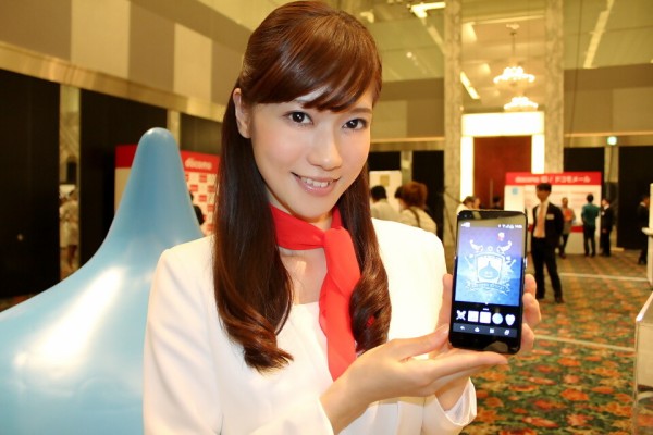 国民的RPG「ドラゴンクエスト」とコラボしたNTTドコモ向けシャープ製