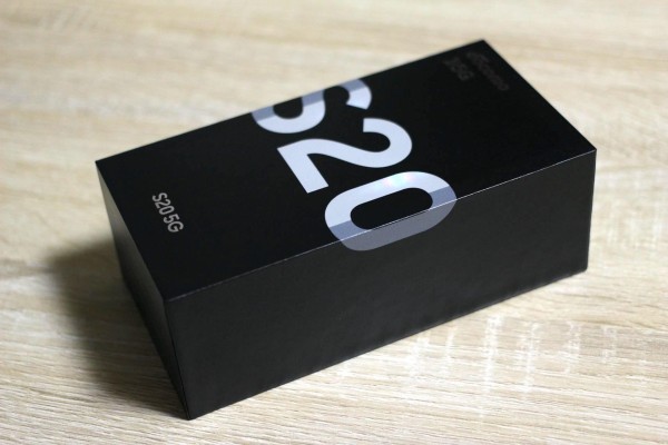 最新フラッグシップスマホ「Galaxy S20 5G SC-51A」を購入！開封