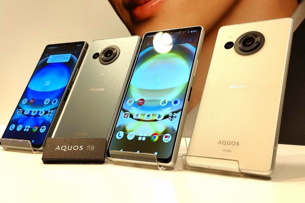 NTTドコモが「AQUOS R8 pro SH-51D」と「AQUOS R8 SH-52D」に