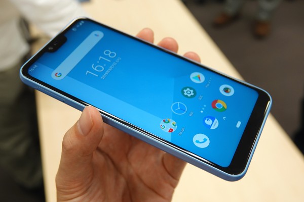 富士通のSoftBank向けあんしんスマホ「arrows U」の魅力を写真とともに